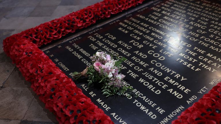 Beatrice&#39;s bouquet was placed on the Tomb of the Unknown Warrior in Westminster Abbey, as is tradition for royal brides