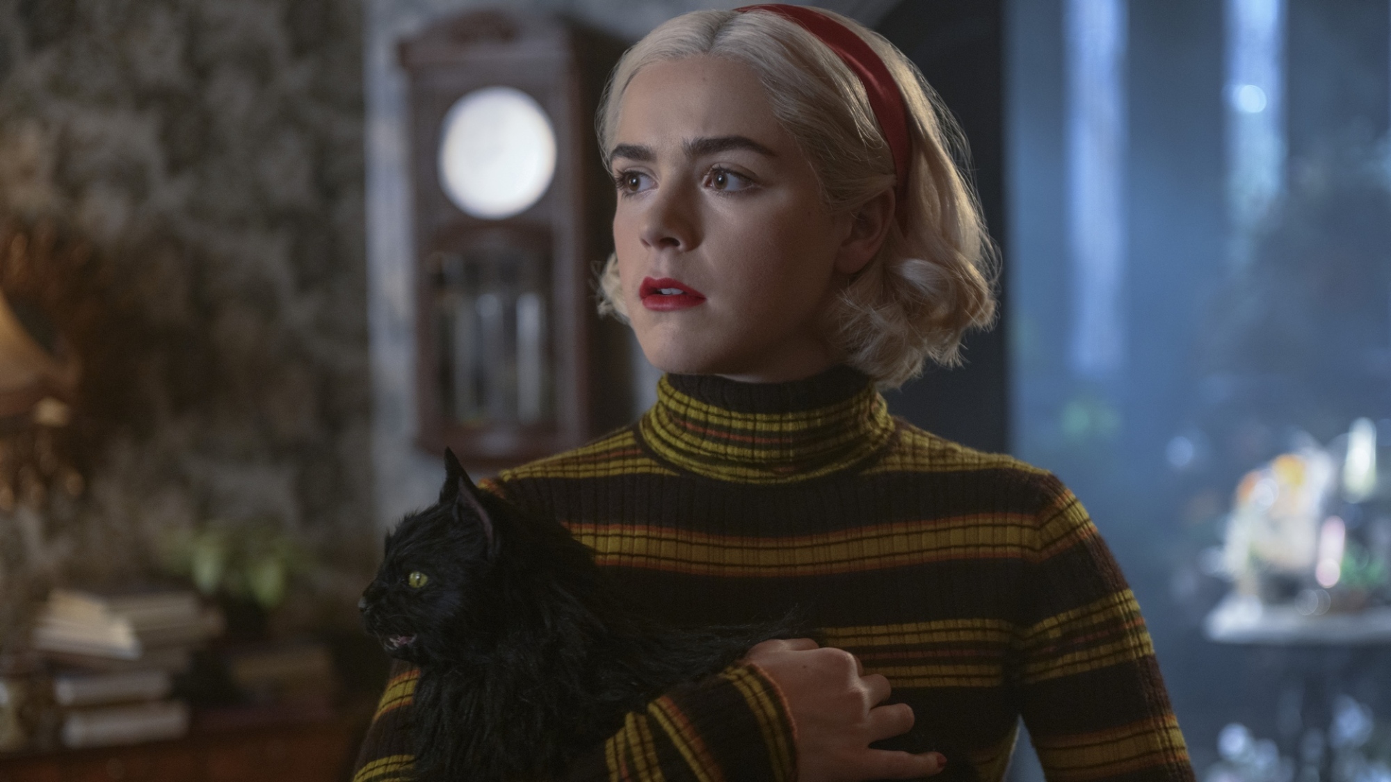 Kiernan Shipka and a faux feline pal