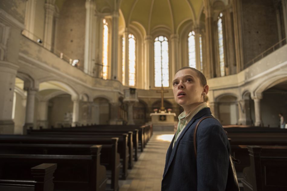 Esty (Shira Haas) braves an unfamiliar world in "Unorthodox."