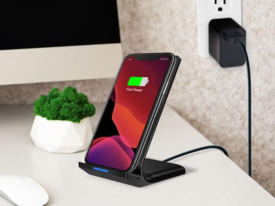 40 of the best deals on power banks, wireless chargers, cables, and more