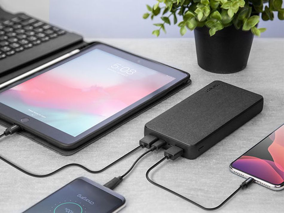 40 of the best deals on power banks, wireless chargers, cables, and more