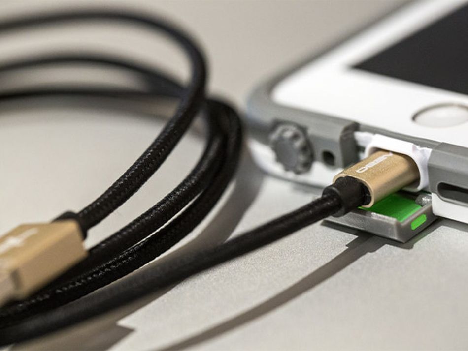 40 of the best deals on power banks, wireless chargers, cables, and more