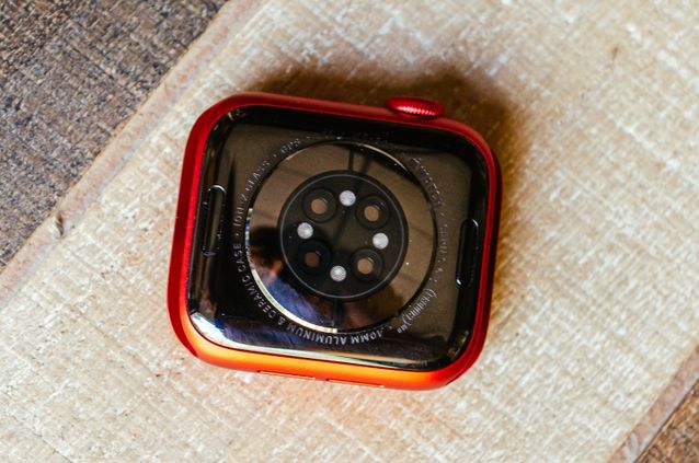 The Series 6 has a few extra sensors on its back.