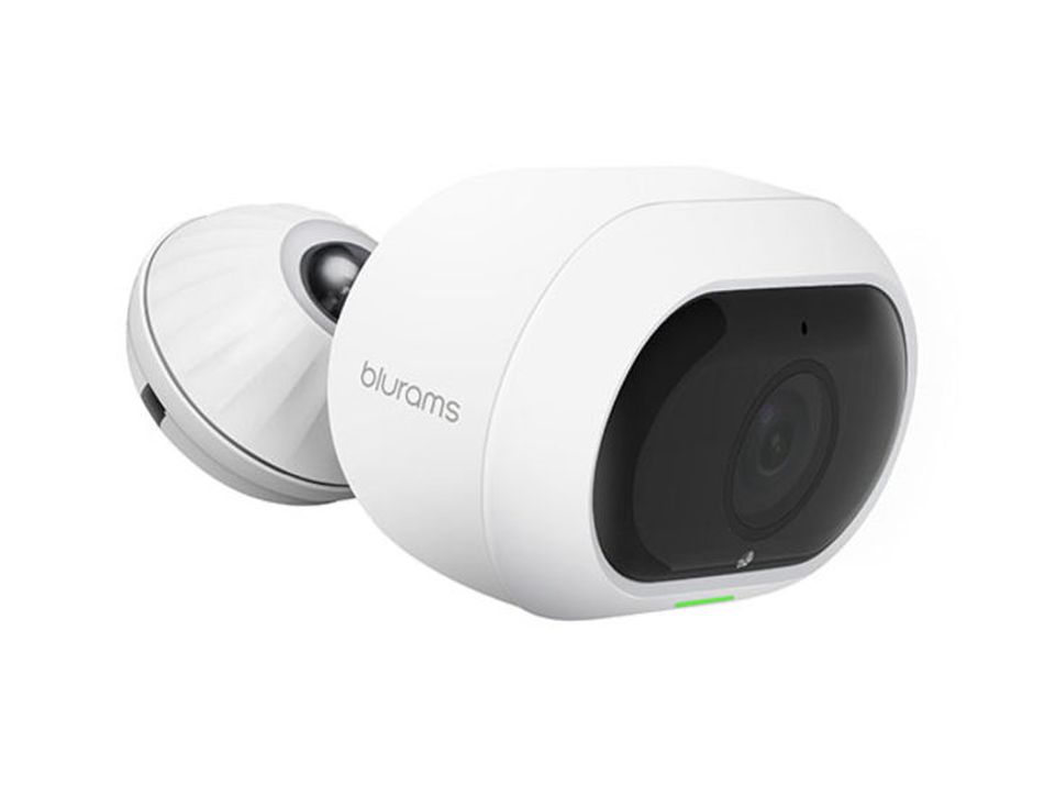 This outdoor security camera features cutting-edge night vision